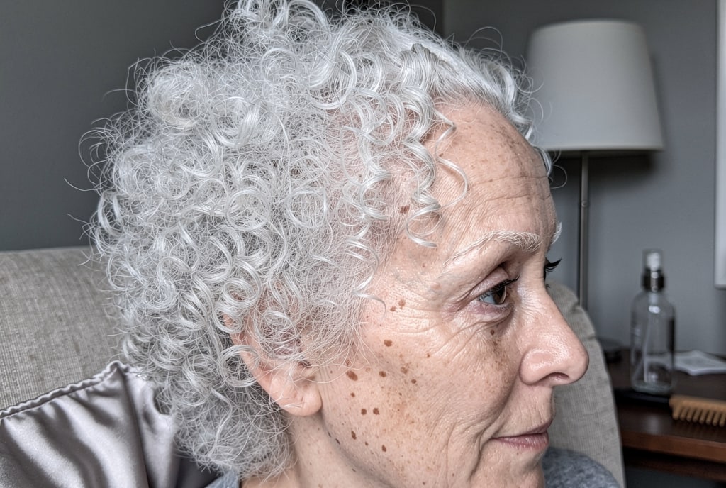 Grey Hair Types: Coily Moisture